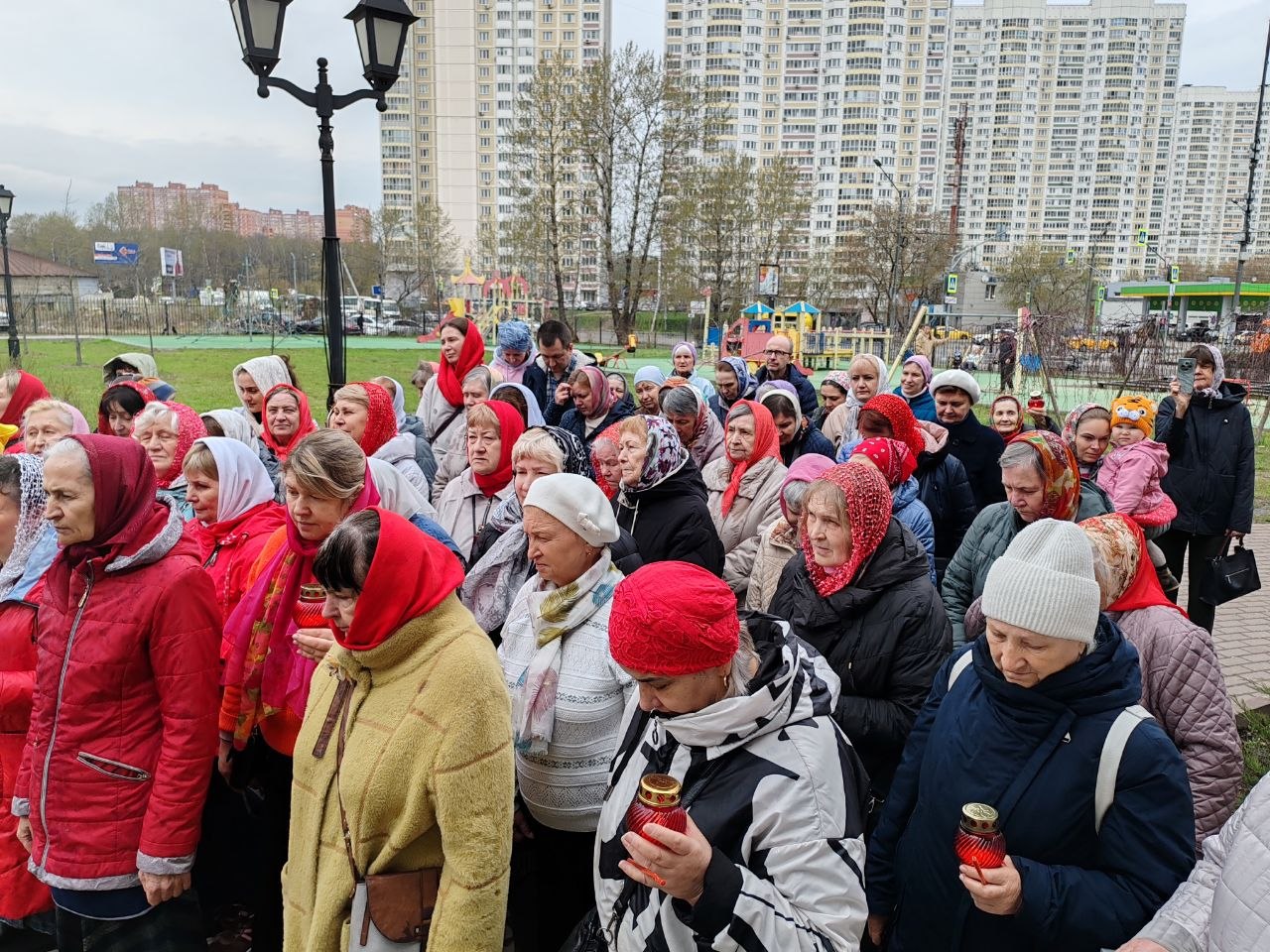 Фото: Крестный ход в пятницу Светлой седмицы