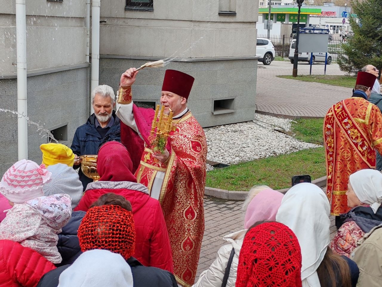 Фото: Крестный ход в пятницу Светлой седмицы